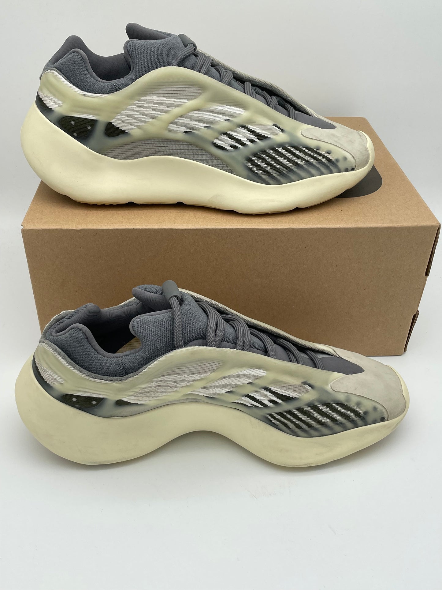 Adidas yeezy 700 V3 fade salt